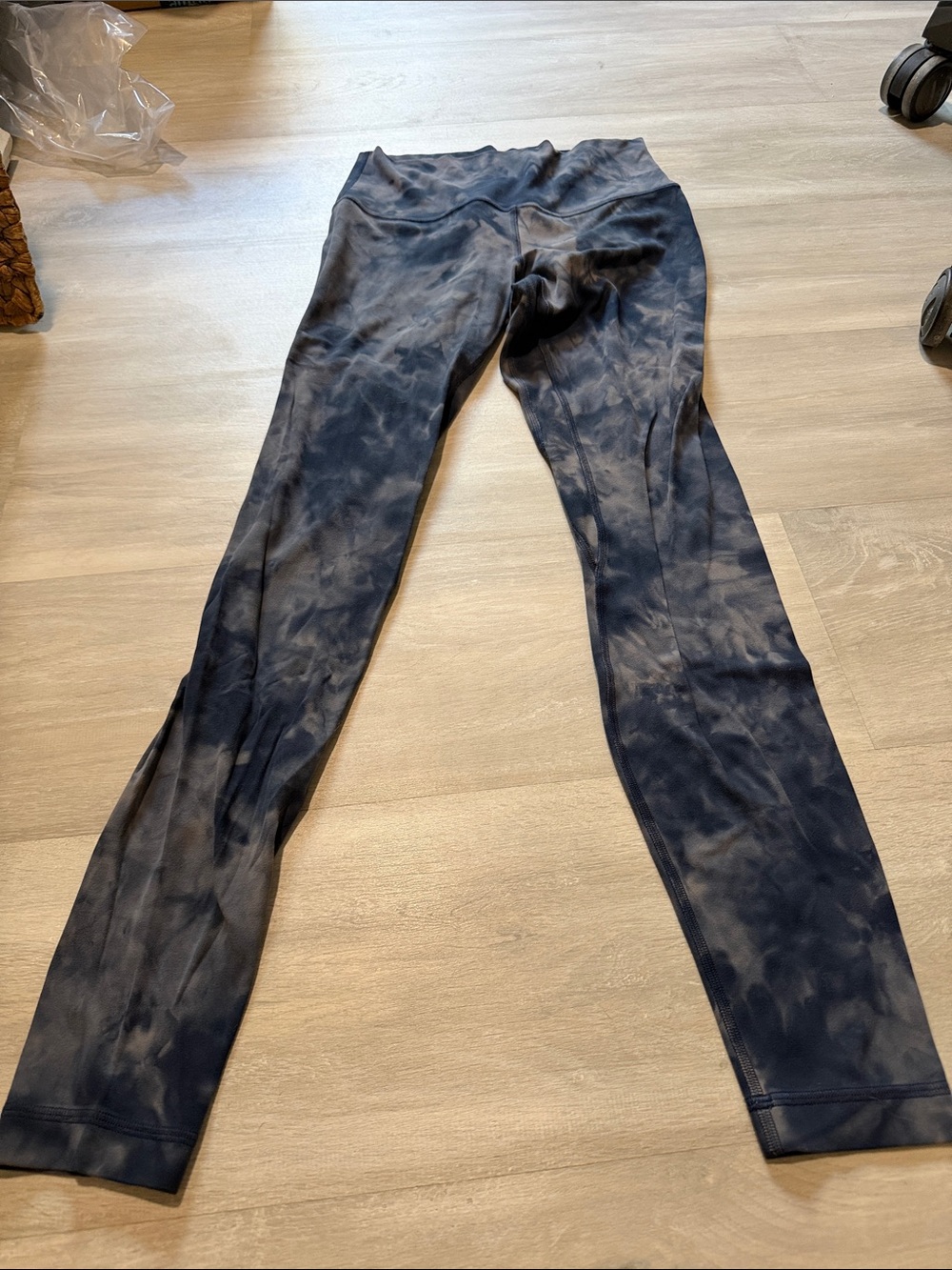Lululemon size 6 leggings